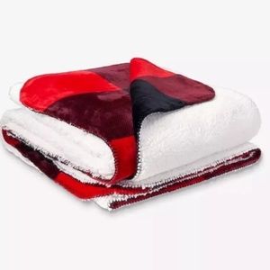 New in packaging Pink Sherpa Blanket